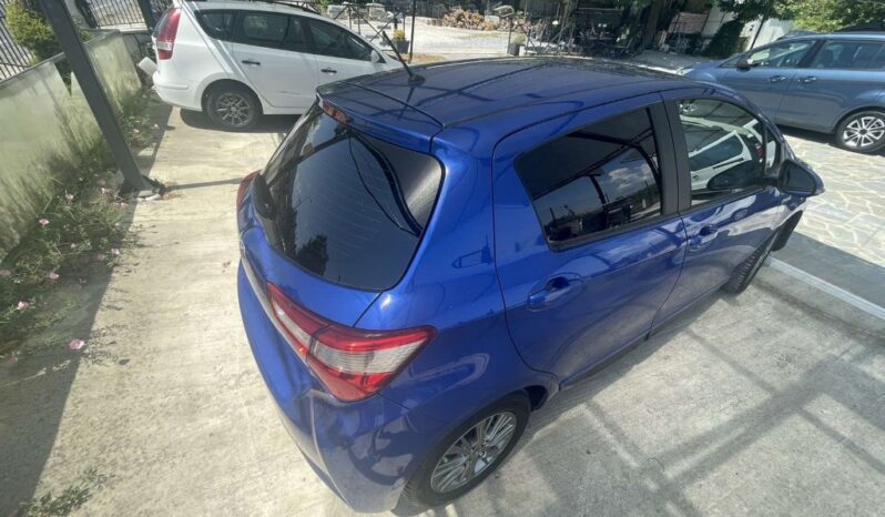 
								TOYOTA YARIS 2017 HYBRID full									