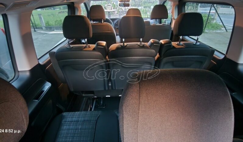 
								Mercedes-Benz Vito 2019 Van Long 116 CDI 7G full									