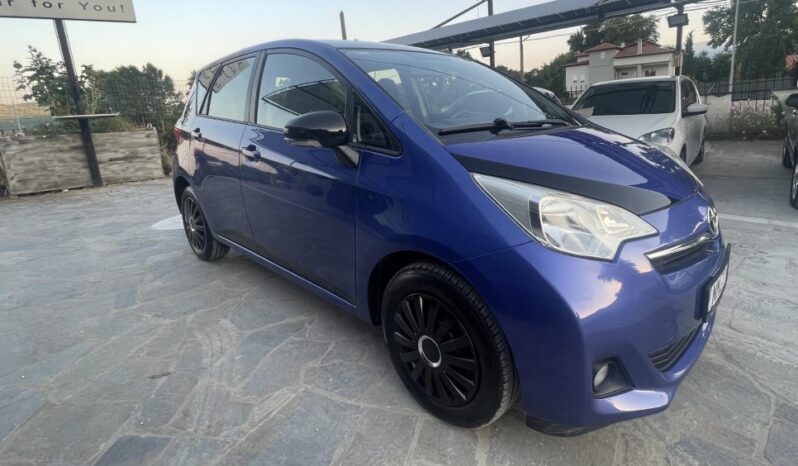 
								Toyota Verso-S 2014 full									
