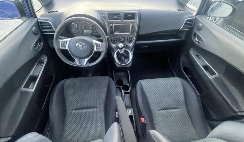 
								Toyota Verso-S 2014 full									